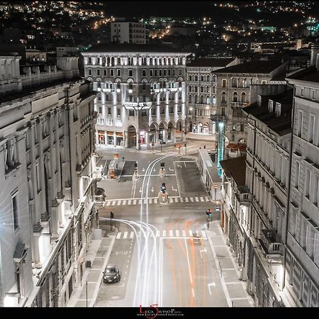 La Boutique Del Vento - Esclusivo In Pieno Centro Apartment Trieste Bagian luar foto