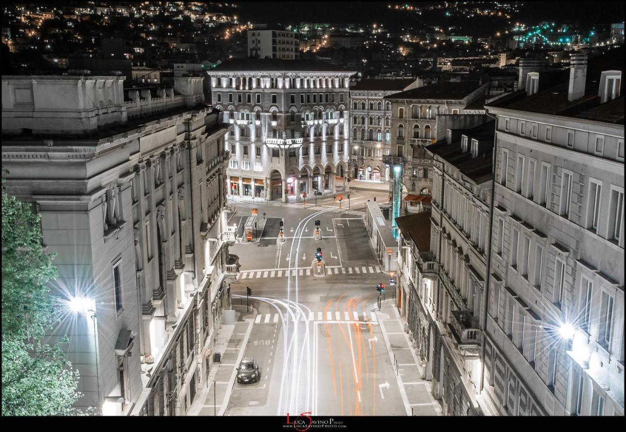 La Boutique Del Vento - Esclusivo In Pieno Centro Apartment Trieste Bagian luar foto