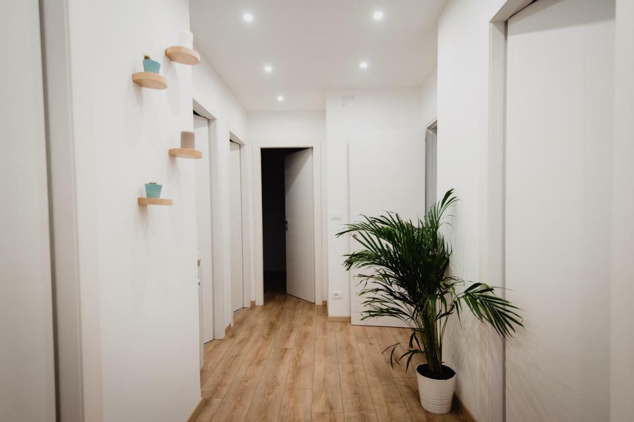 La Boutique Del Vento - Esclusivo In Pieno Centro Apartment Trieste Bagian luar foto
